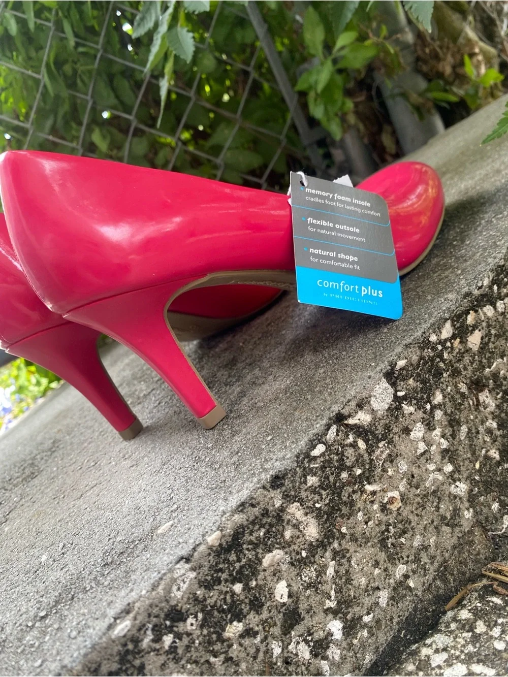 NWT comfort plus by Predictions Pink Patent Leather Mid Heel Pumps
